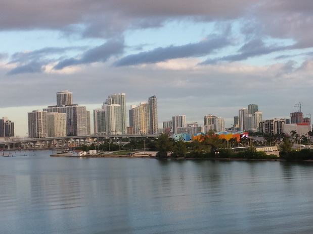   Miami Skyline Miami Ocean Drive Art Deco Miami Skyline Miami Ocean Drive Art Deco 