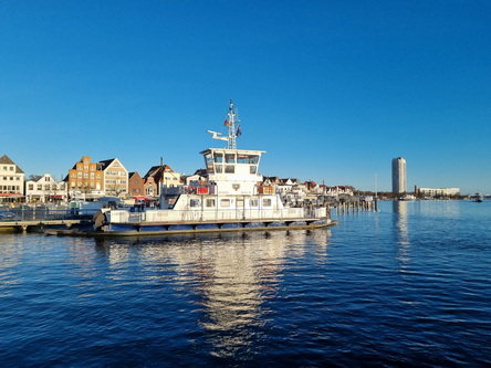   TraveMündeTraveMünde Fähre Priwall Fährbetrieb Passat 4 Master 